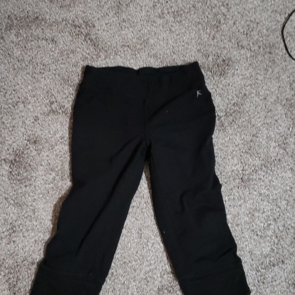 Black yoga pants